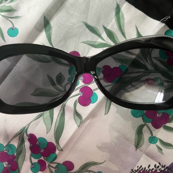 Authentic Chanel Lambskin Quilted CC Sunglasses 5116-Q Black - Picture 4 of 7